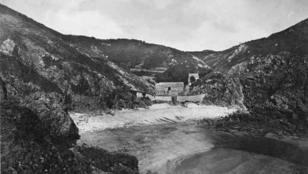 Petit Pot (c) The Priaulx Library Guernsey Photographic Archive