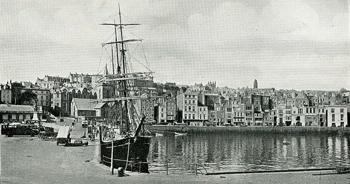 St Peter Port Harbour 1934 tourist brochure